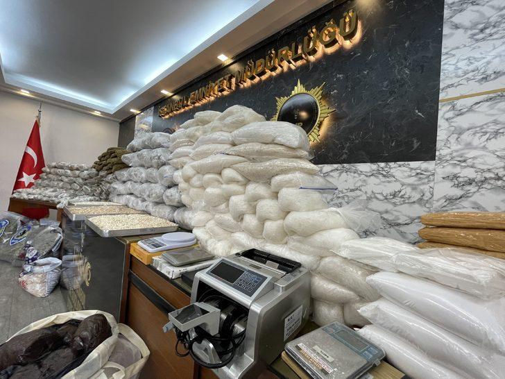 İstanbul'da 367 kilo 450 gram uyuşturucu ele geçirildi G3