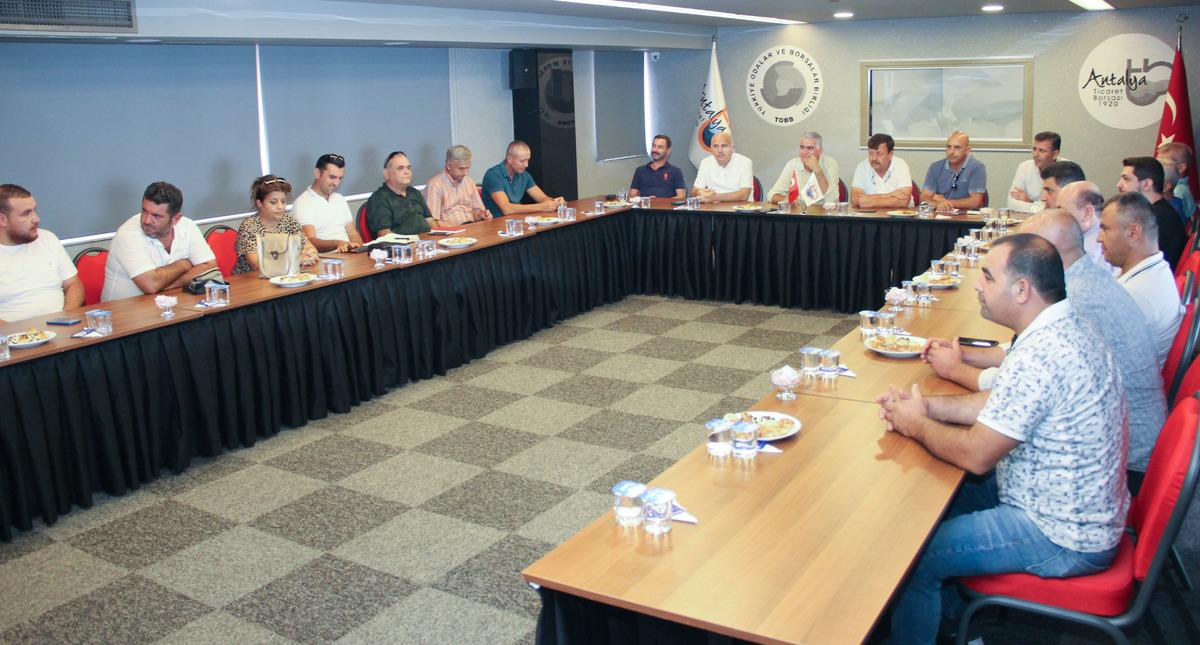 Antalya'da zeytin &uuml;reticilerine zamanında hasat yapılması uyarısında bulunuldu