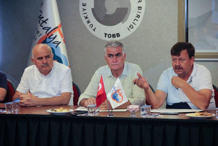 Antalya'da zeytin üreticilerine zamanında hasat yapılması uyarısında bulunuldu G2