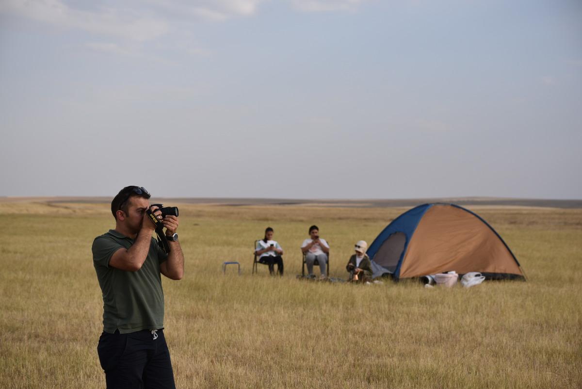 Kuyucuk G&ouml;l&uuml; doğaseverlerin kamp alanı oldu