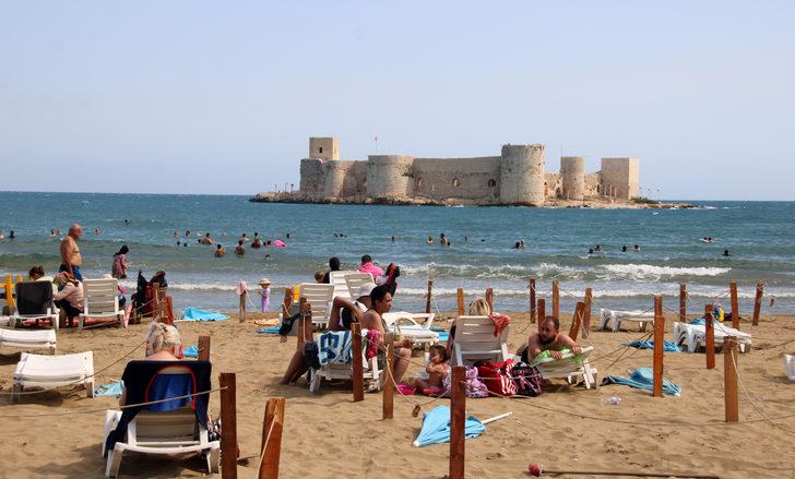 Mersin'deki Kızkalesi'nde turizm hareketliliği sürüyor G2