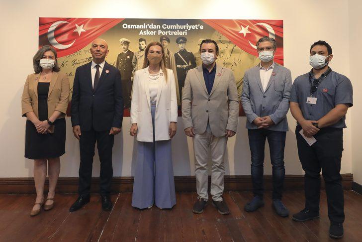 İzmir'de "Osmanlı'dan Cumhuriyet'e Asker Portreleri" sergisi açıldı G1