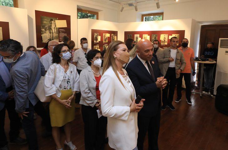 İzmir'de "Osmanlı'dan Cumhuriyet'e Asker Portreleri" sergisi açıldı G3