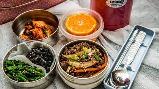 İş ve okul hayatında dışarıdan yemek istemeyenler için kolay taşınabilir ve uzun ömürlü yemek kutusu çeşitleri