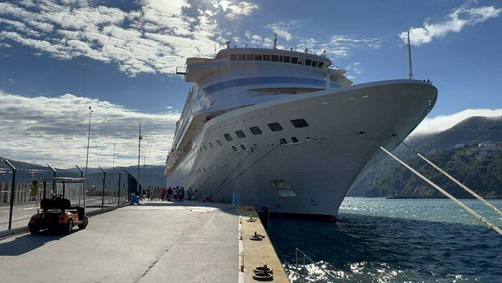 "Astoria Grande" kruvaziyeri 779 yolcusuyla ikinci kez Amasra'ya geldi G3