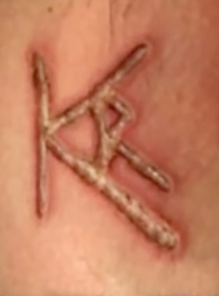 Dünya o tarikatı konuşuyor! Kişisel gelişim seminerleri verdiğini söyledi ama gerçek bambaşka çıktı: Kölelikten pedofiliye kadar... G2