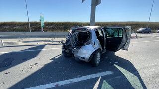 Arnavutköy'de hafriyat kamyonu ile otomobilin çarpıştığı kazada 2 kişi yaralandı