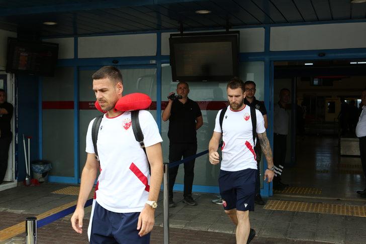 Trabzonspor'un rakibi Kızılyıldız, Trabzon'a geldi G3