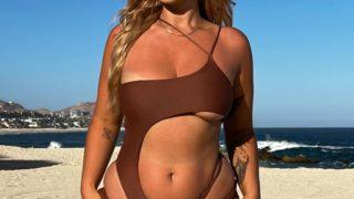 Sosyal medya fenomeni Ariella Nyssa selülitlerini ve fazla kilolarını böyle kutladı! Çırılçıplak poz verdi