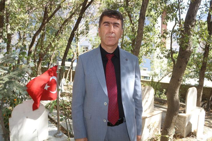 Hakkari'de PKK'lı teröristlerce katledilen Ahmet Budak, mezarı başında anıldı G4