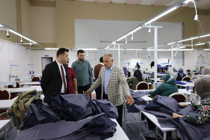 Kayseri'de atölyeye dönüştürülen düğün salonu kadınlara iş kapısı oldu G4