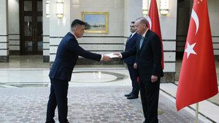 Türkmenistan Büyükelçisi Ishanguliyev, Cumhurbaşkanı Erdoğan'a güven mektubu sundu