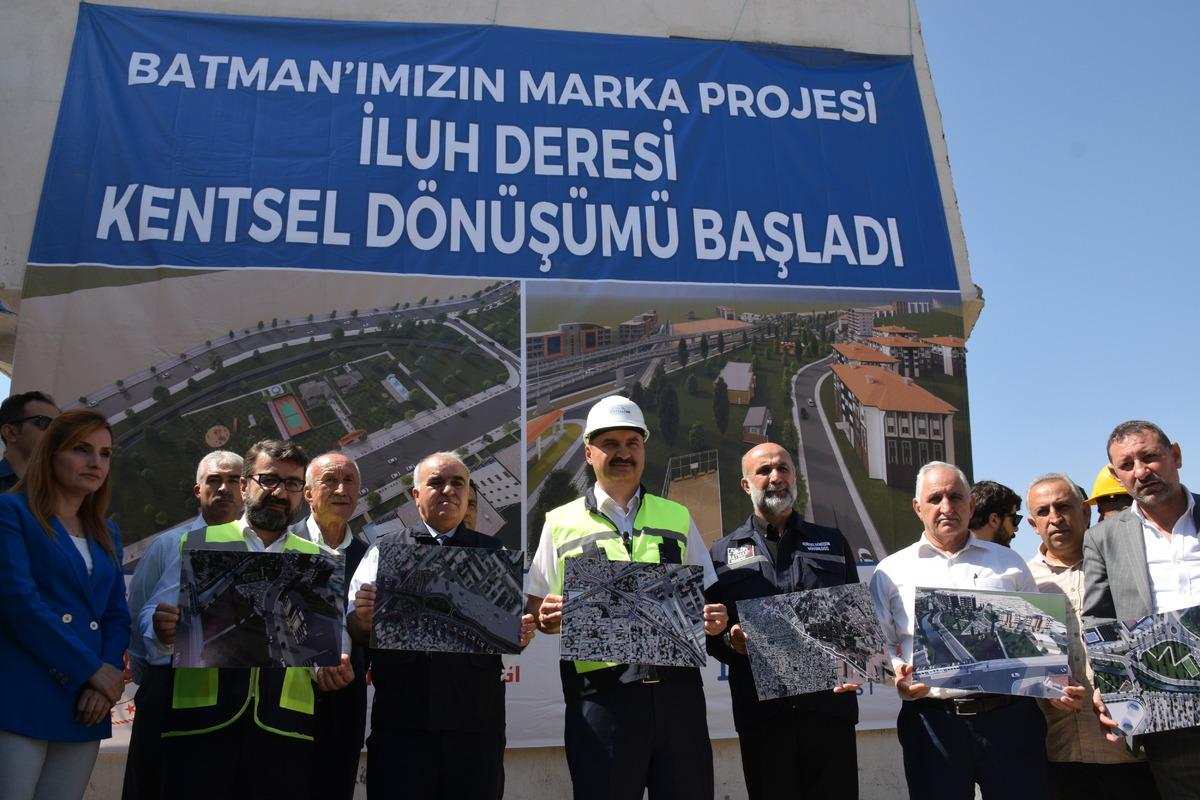 Batman'da "İluh Deresi Kentsel D&ouml;n&uuml;ş&uuml;m ve Islah Projesi"nde yıkım &ccedil;alışması s&uuml;r&uuml;yor