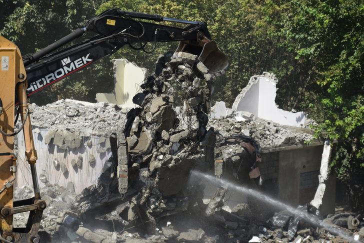 Batman'da "İluh Deresi Kentsel Dönüşüm ve Islah Projesi"nde yıkım çalışması sürüyor G3