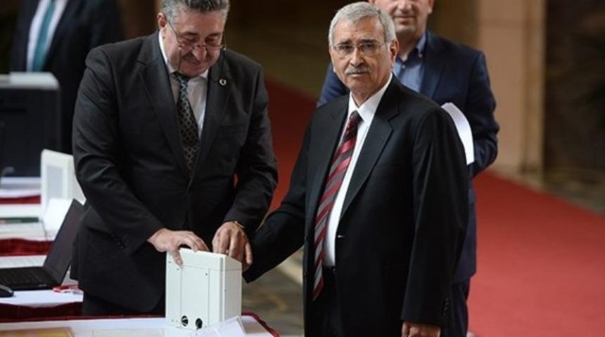 MHP'li Durmuş Yılmaz Twitter'da isyan etti