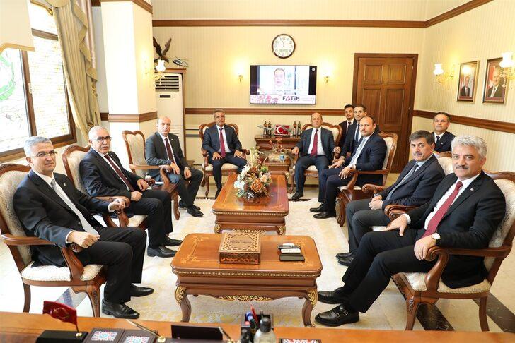 MHP Genel Başkan Yardımcısı Kamil Aydın'dan Vali Makas'a ziyaret G2