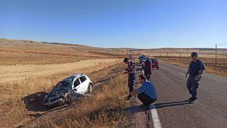 Sivas'ta şarampole devrilen otomobilin sürücüsü öldü