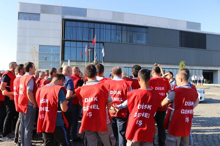 Tekirdağ Büyükşehir Belediyesi işçileri ek zam talebiyle eylem yaptı G3