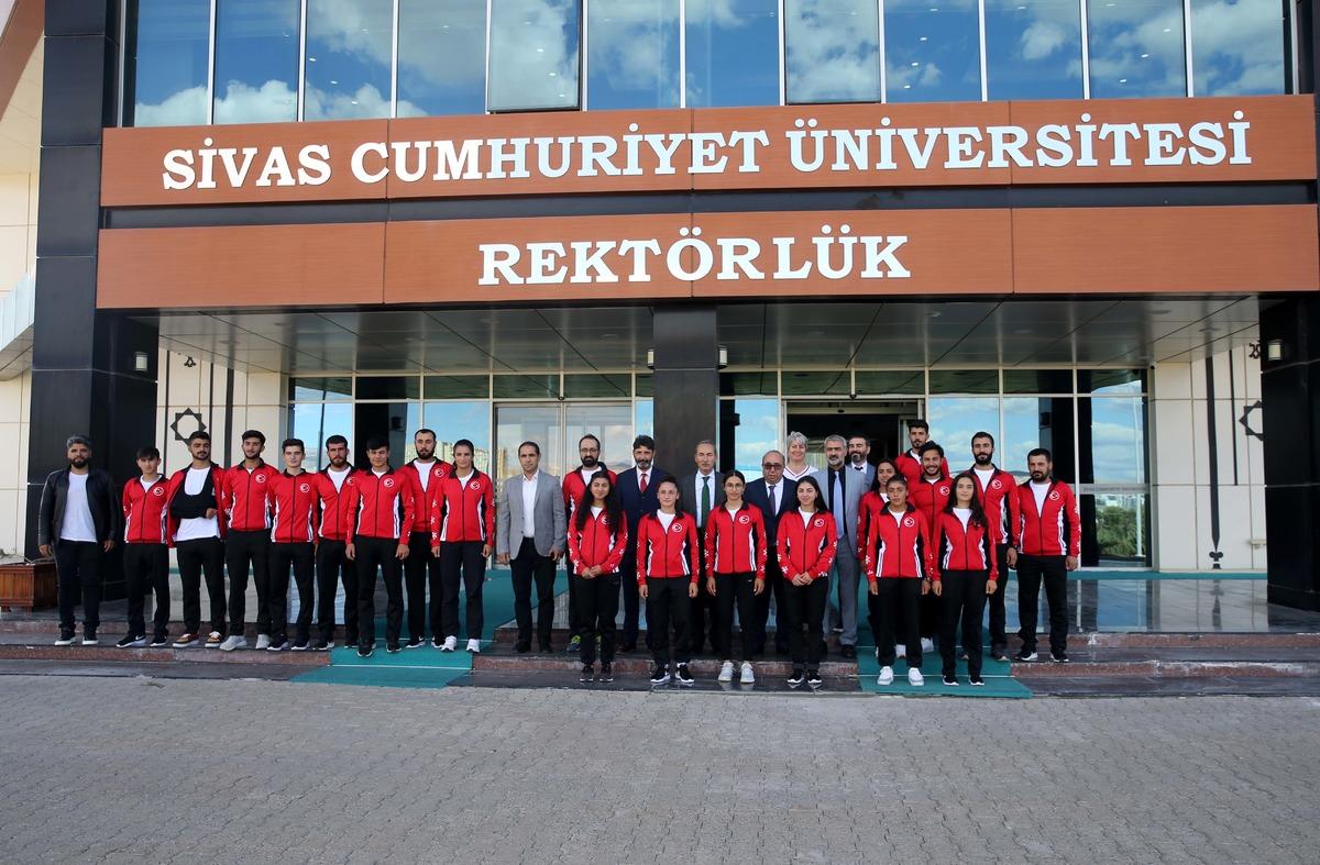 Cumhuriyet &Uuml;niversitesi ile T&uuml;rkiye Kayak Federasyonu arasında iş birliği protokol&uuml; imzalandı