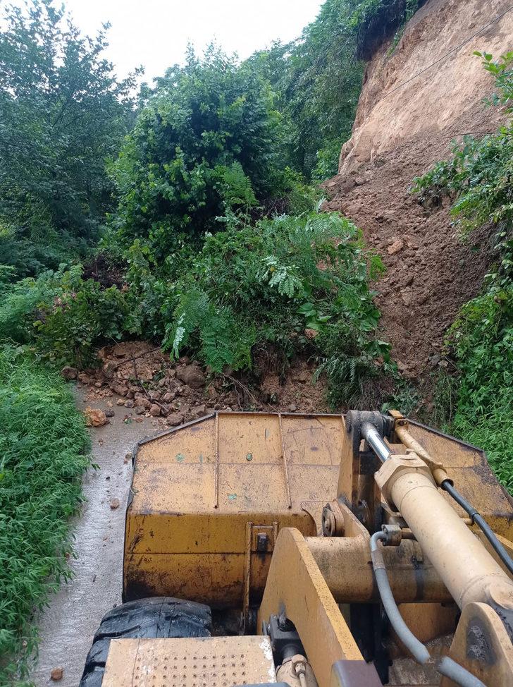 Rize'de şiddetli yağış heyelanlara yol açtı G3