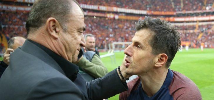 Emre Belözoğlu basın toplantısına damga vurdu! İtalyanca konuşması olay oldu! Fatih Terim sözleri ise çok konuşulur... G1