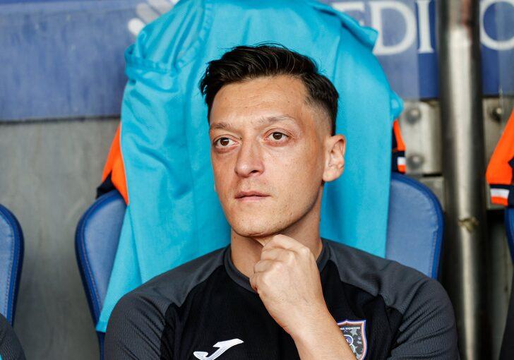 Emre Belözoğlu basın toplantısına damga vurdu! İtalyanca konuşması olay oldu! Fatih Terim sözleri ise çok konuşulur... G3