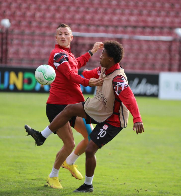 Sivasspor-CFR Cluj maçına hazır G5