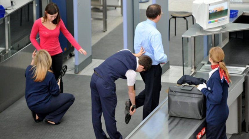 Valiz Dolusu Silah Ve Mermilerle X-Ray Cihazından Ge&ccedil;erken Yakalandı