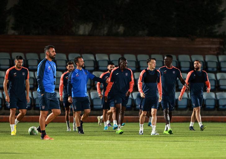 Medipol Başakşehir, Fiorentina maçına hazır G3