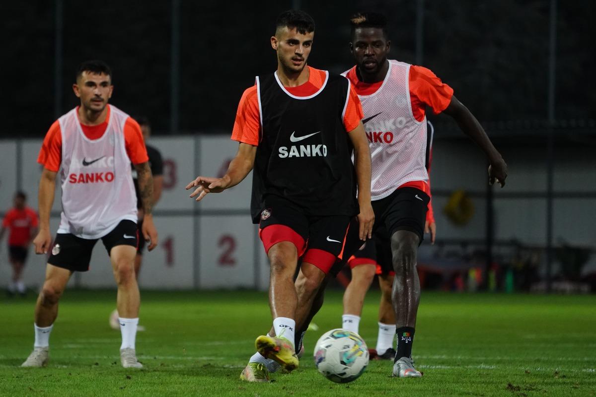 Gaziantep FK, Trabzonspor ma&ccedil;ı hazırlıklarını s&uuml;rd&uuml;rd&uuml;