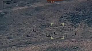 O anlar İHA kamerası tarafından kaydedildi! Azerbaycan ordusuna direnemeyen Ermeni askerler böyle kaçtı