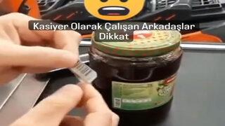 Sosyal medyayı salladı | Markette akılalmaz barkod oyunu: Kasiyer fark etti! Üzerine yapıştırıp...
