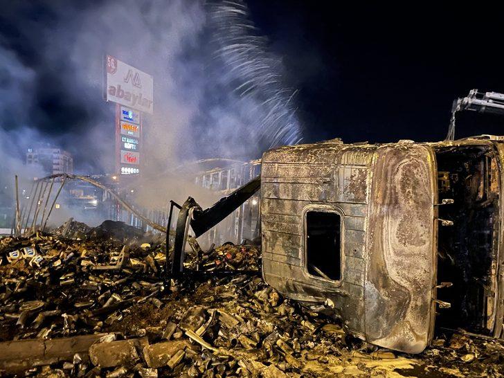 Aksaray'da devrildikten sonra alev alan tırın sürücüsü yaralandı G4