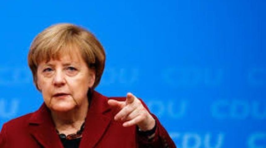 Merkel Bir Kez Daha Adaylığını Açıkladı!Kimdir?
