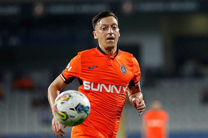 Son dakika: Başakşehir'de sadece 66 dakika oynayabilmişti! Anthony Nwakaeme, Cristiano Ronaldo, Vincent Aboubakar ve Anderson Talisca'nın oynadığı ligden Mesut Özil'e sürpriz talip! Duyanlar çok şaşırdı... G3