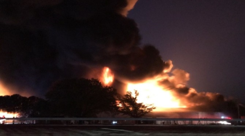 İzmir'de Çok Büyük Yangın Kontrol Altına Alınamıyor?