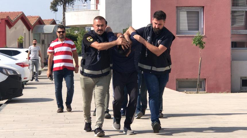 Adana'da dere yatağında cesedi bulunan kişiyi öldürdüğü belirlenen arkadaşı tutuklandı