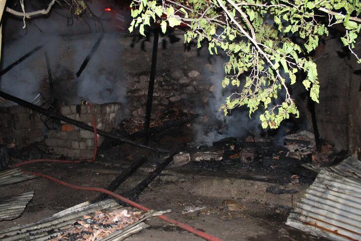 Kastamonu'da yangın sonucu bağ evinde hasar oluştu G2