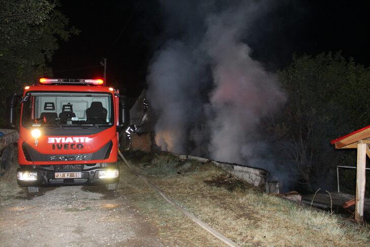 Kastamonu'da yangın sonucu bağ evinde hasar oluştu G3