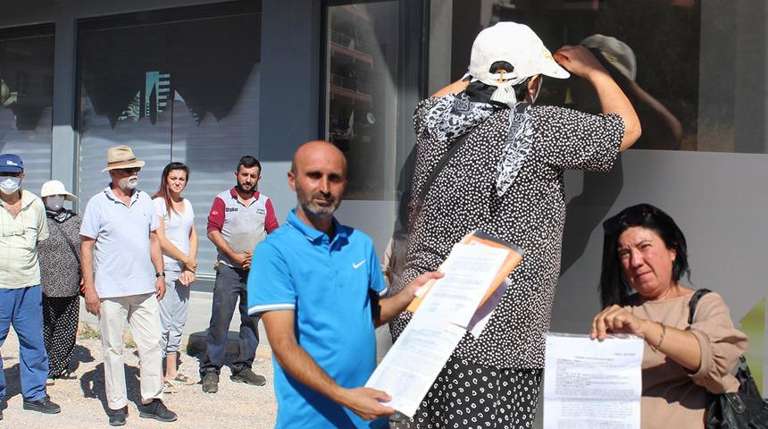 İzmir'de ev hayali kuran onlarca vatandaş hayatının şokunu yaşadı! 'Samimiyetine güvendik"