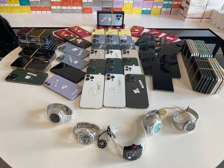 İstanbul Havalimanı'nda ele geçirilen gümrük kaçağı malzemeler sergilendi G1