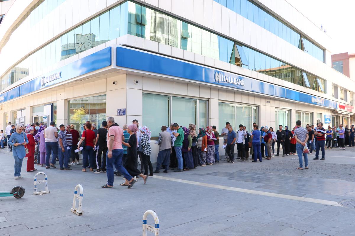 Gaziantep ve Malatya'da sosyal konut projesi i&ccedil;in başvuru yoğunluğu s&uuml;r&uuml;yor