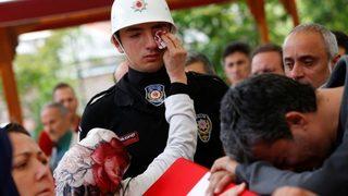 Vezneciler'deki şehitlerin cenazesine damga vuran Reuters fotoğrafı