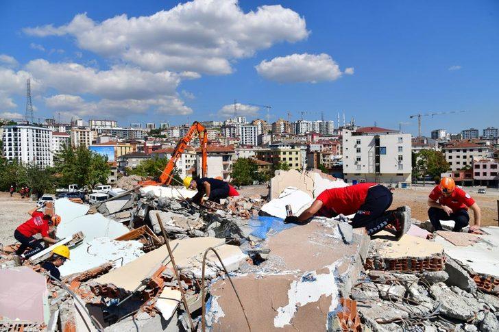 Pendik'te arama kurtarma ekibi deprem tatbikatı gerçekleştirdi G4