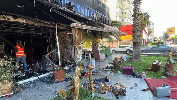 Antalya'da iş yerinde çıkan yangın hasara neden oldu G3