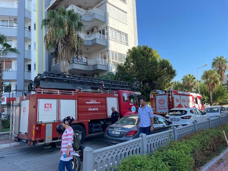 Antalya'da iş yerinde çıkan yangın hasara neden oldu G4