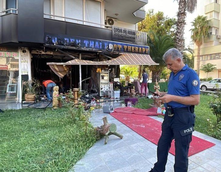 Antalya'da iş yerinde çıkan yangın hasara neden oldu G5