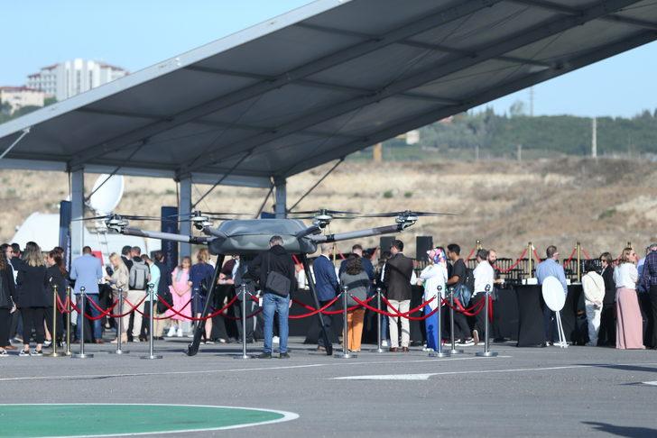 Sanayi ve Teknoloji Bakanı Varank, AirTaxi Dikey Hava Gösterisi'ni izledi: G1