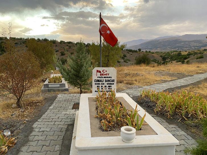 Malatya'da jandarma şehit polisin mezarını yeniledi G2