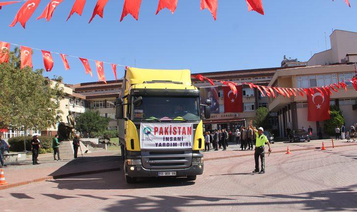 Sinop'tan Pakistan'daki sel bölgesine yardım gönderildi G3